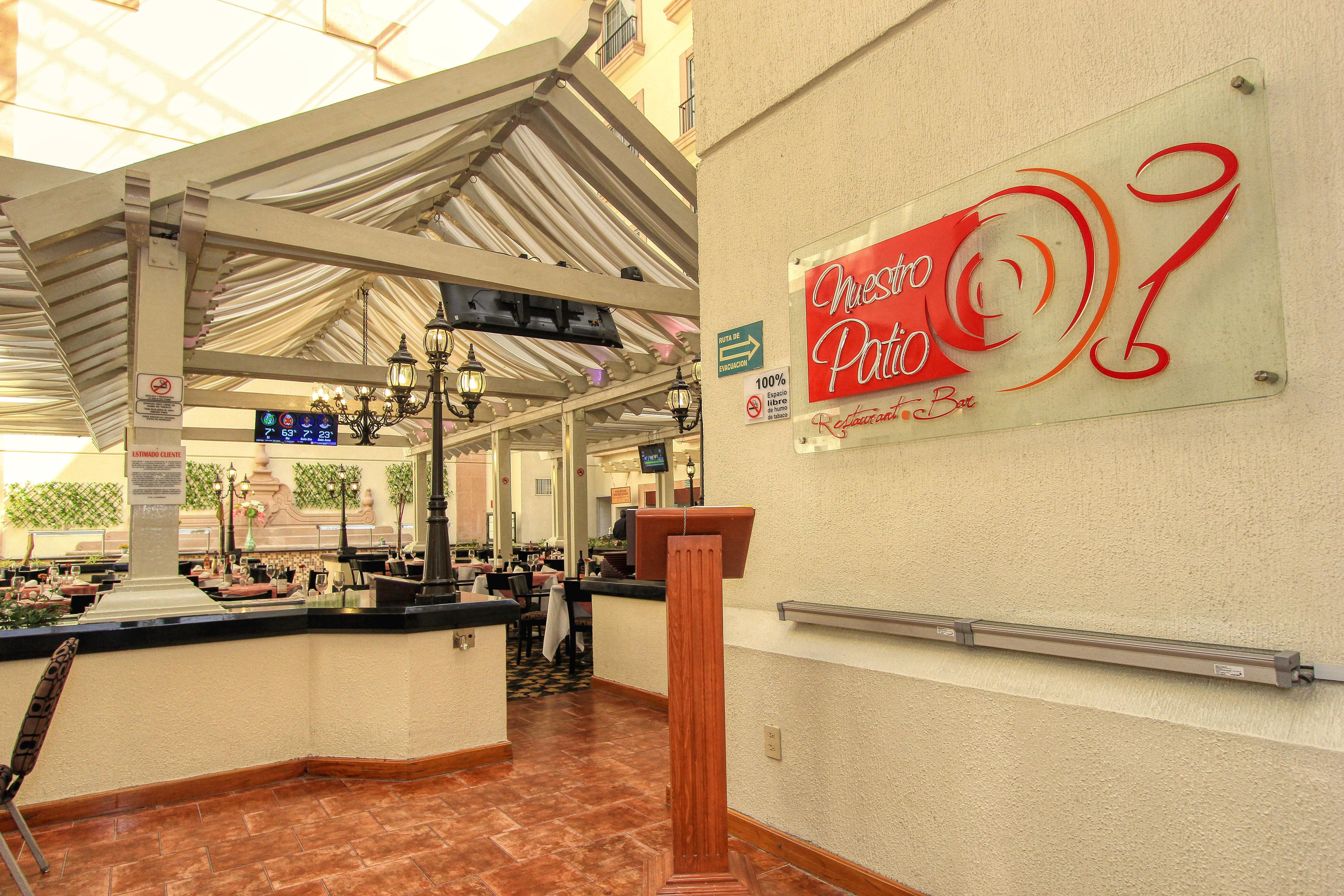 Holiday Inn Leon By Ihg Eksteriør billede