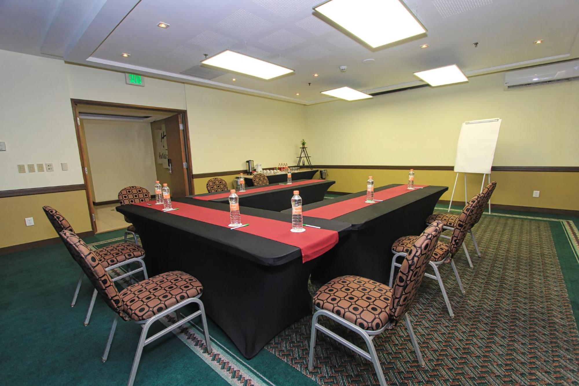 Holiday Inn Leon By Ihg Eksteriør billede
