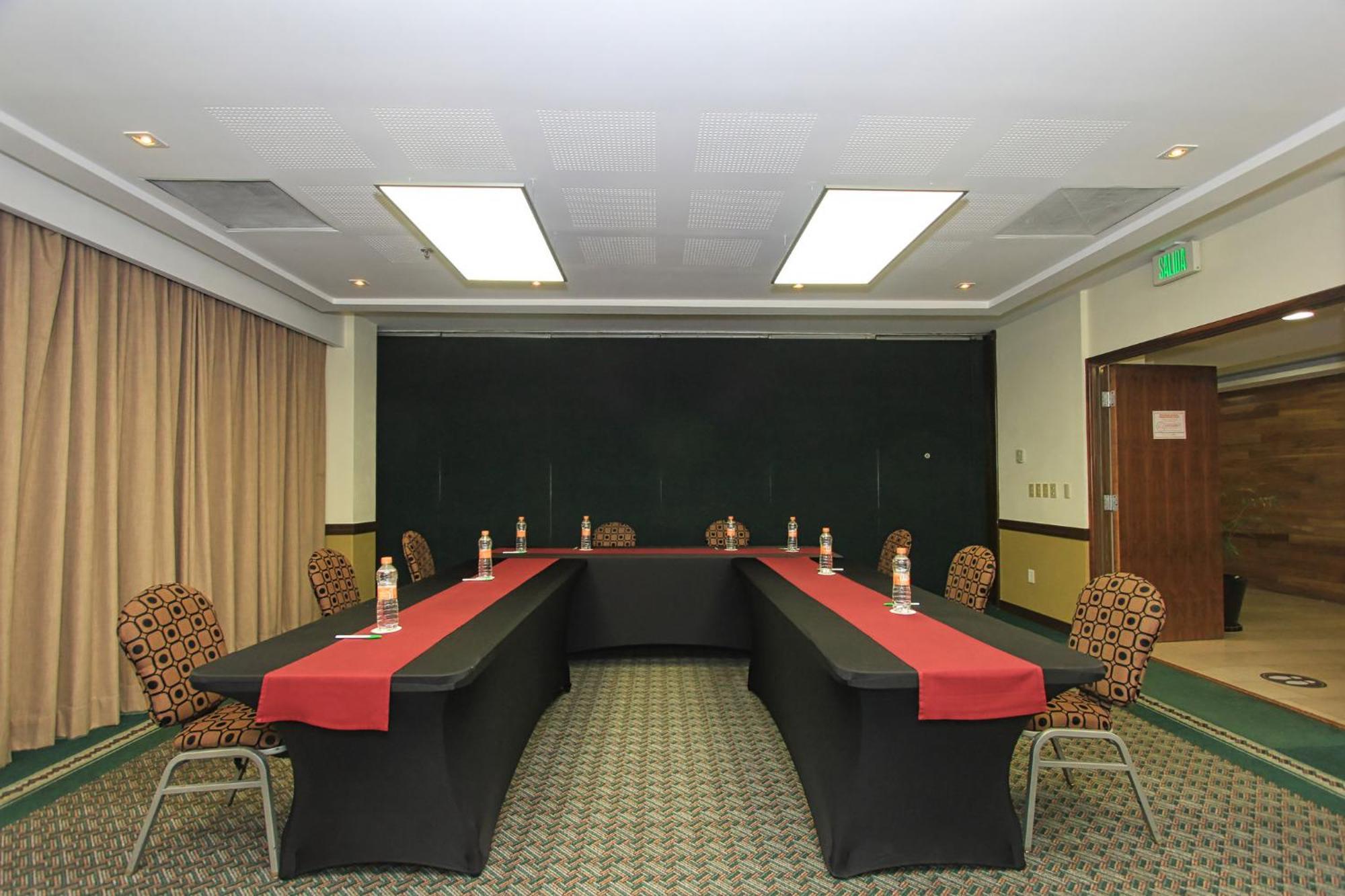 Holiday Inn Leon By Ihg Eksteriør billede