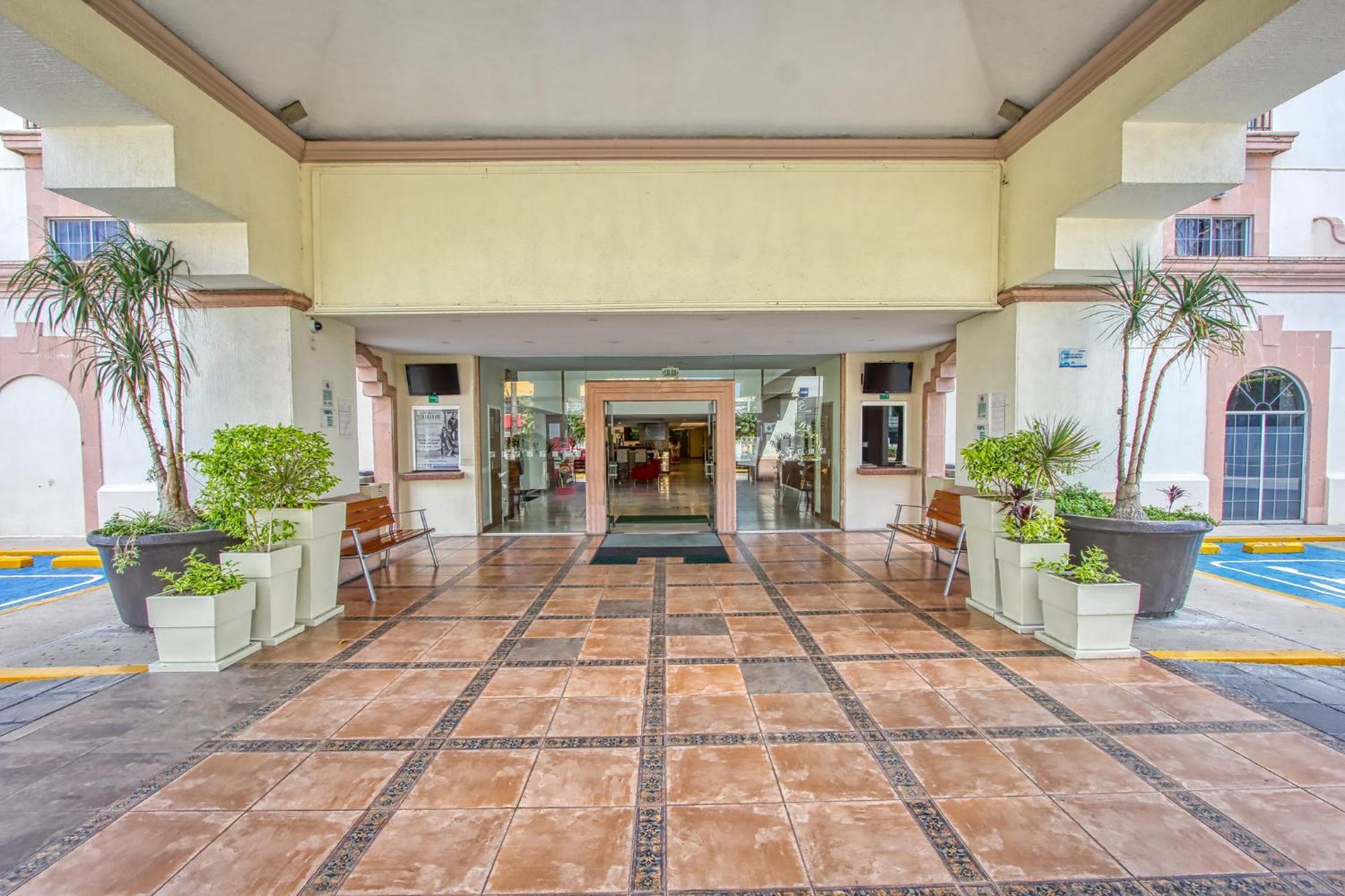 Holiday Inn Leon By Ihg Eksteriør billede
